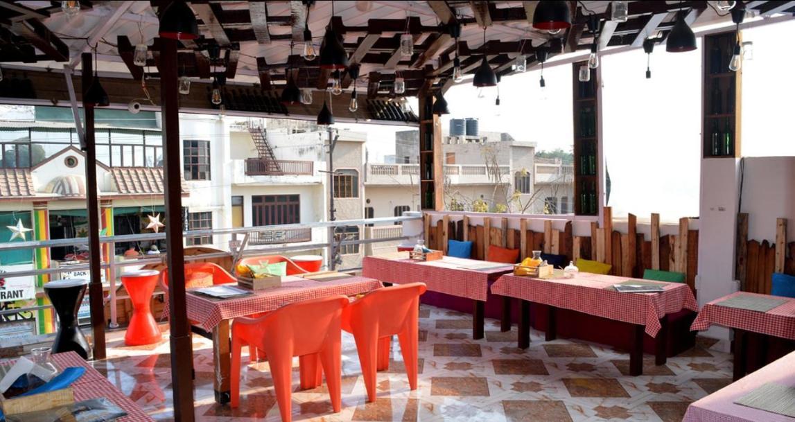 Travel Monkey Hostel อัครา ภายนอก รูปภาพ