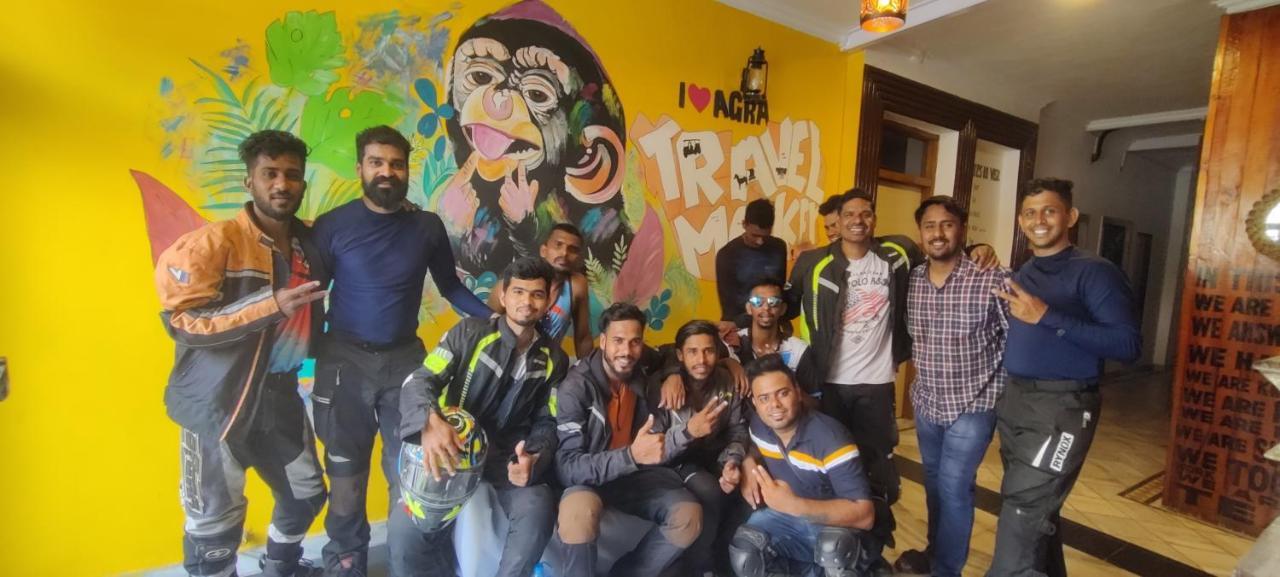 Travel Monkey Hostel อัครา ภายนอก รูปภาพ