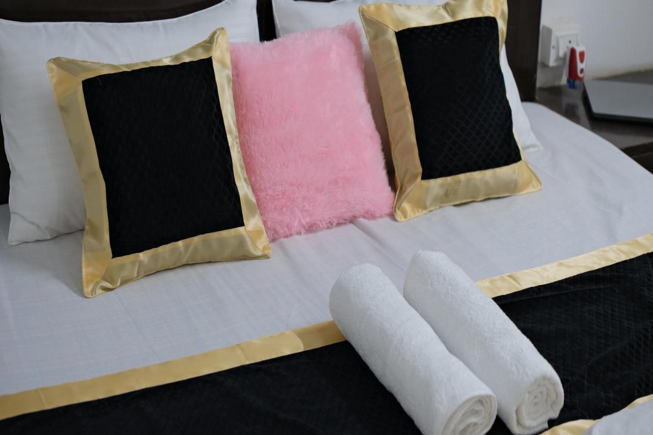 Travel Monkey Hostel อัครา ภายนอก รูปภาพ