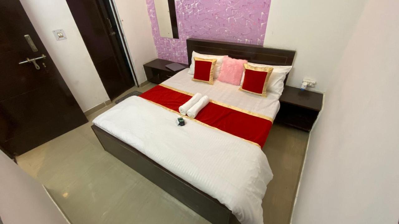 Travel Monkey Hostel อัครา ภายนอก รูปภาพ