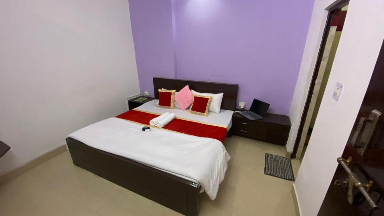 Travel Monkey Hostel อัครา ภายนอก รูปภาพ