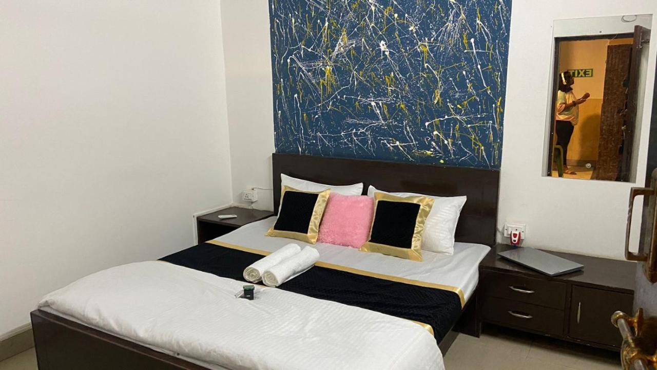 Travel Monkey Hostel อัครา ภายนอก รูปภาพ