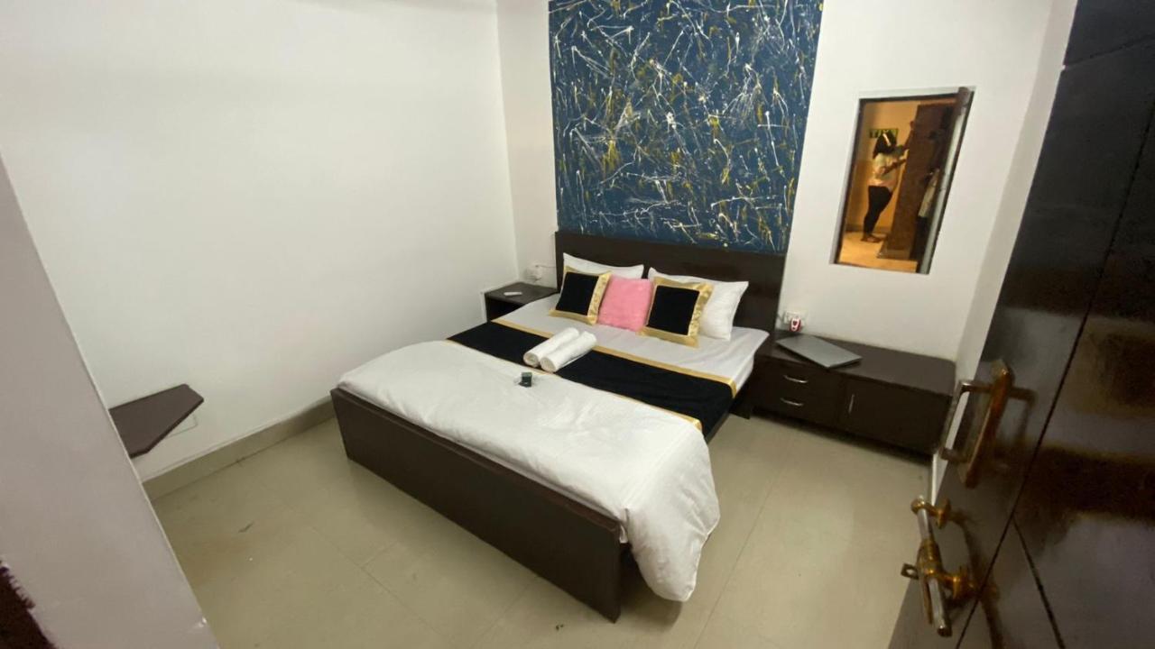 Travel Monkey Hostel อัครา ภายนอก รูปภาพ
