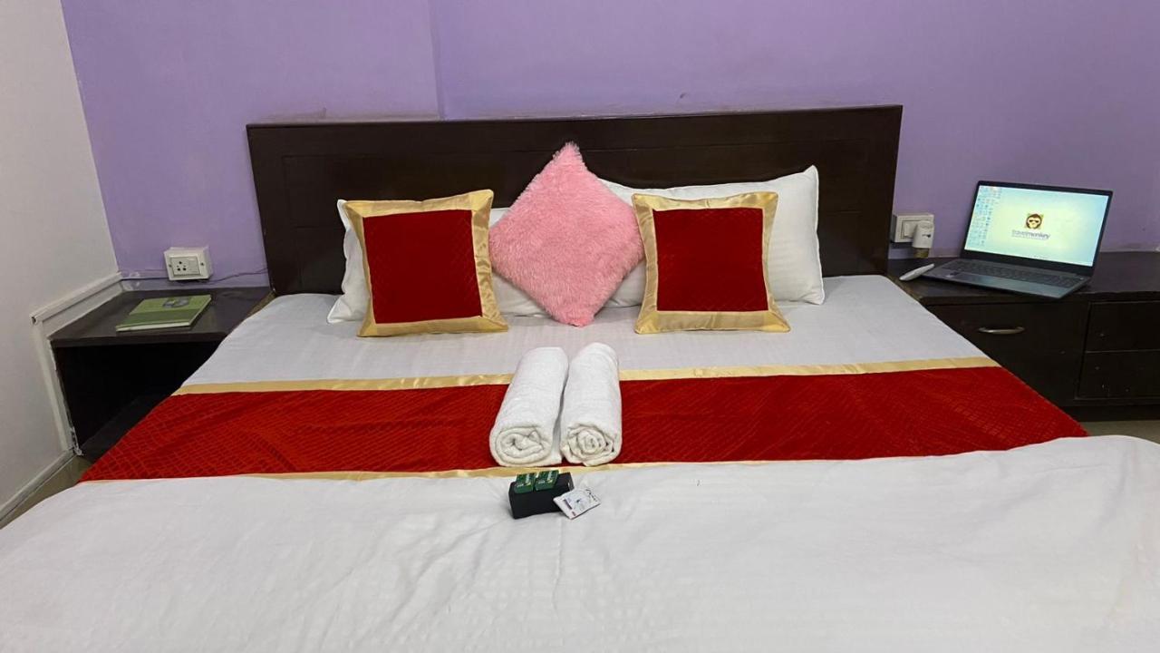 Travel Monkey Hostel อัครา ภายนอก รูปภาพ