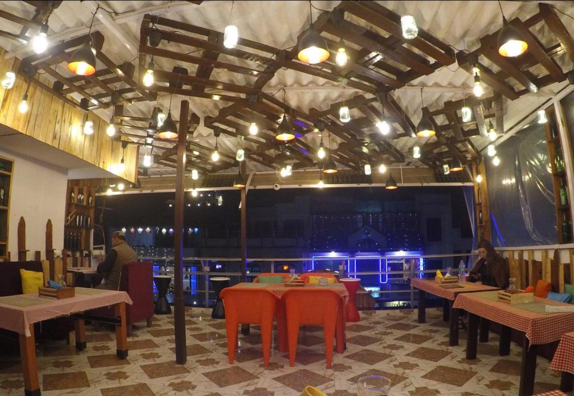 Travel Monkey Hostel อัครา ภายนอก รูปภาพ