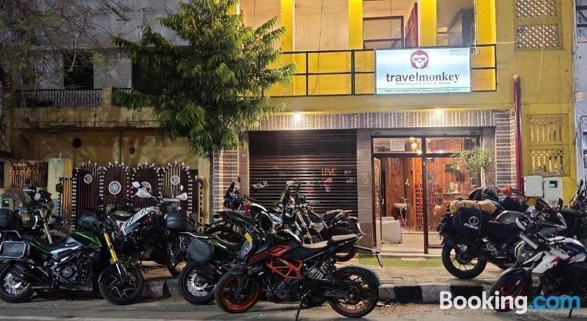 Travel Monkey Hostel อัครา ภายนอก รูปภาพ